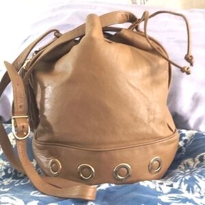 Vintage Pantera Tan/Taupe Leather Bucket Crossbody Shoulder Bag